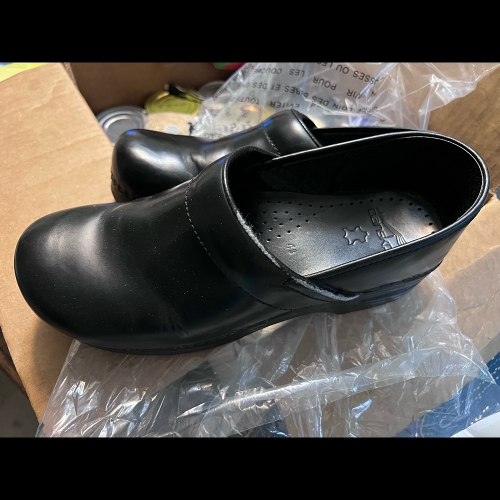 Dansko 42 narrow